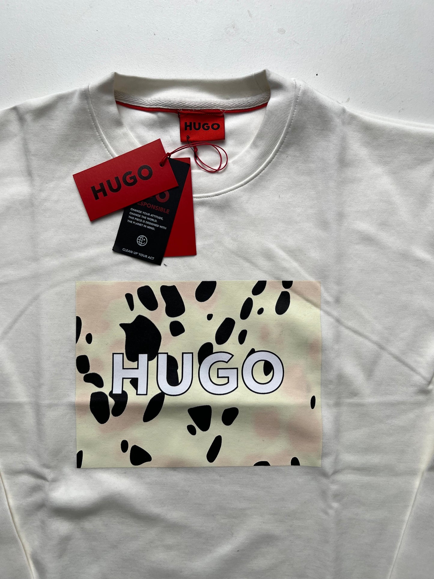 HUGO Beli Duks sa Zebra Printom