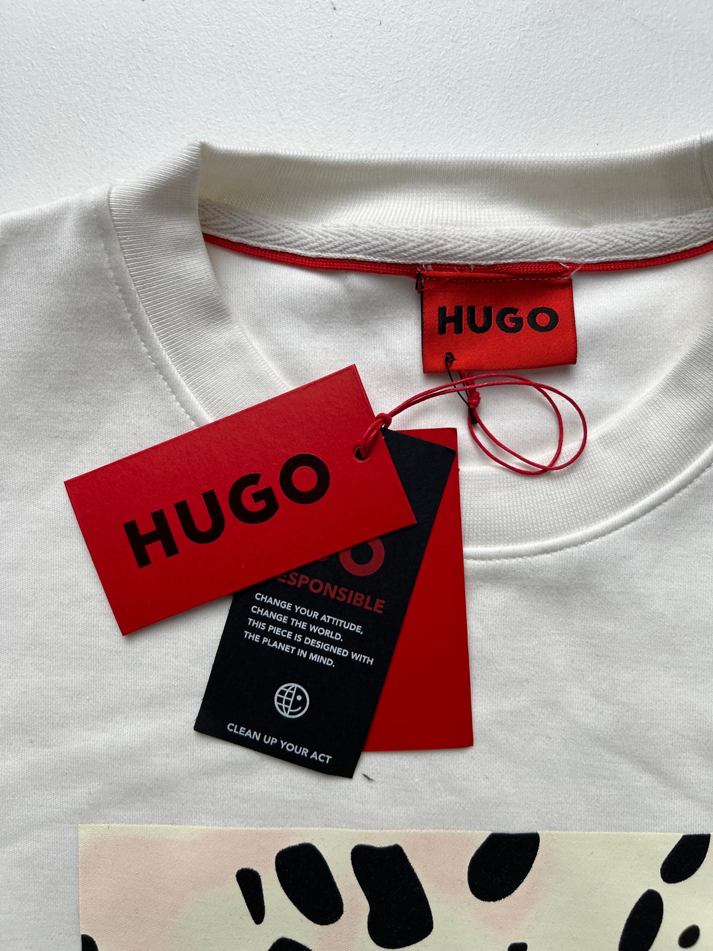 HUGO Beli Duks sa Zebra Printom