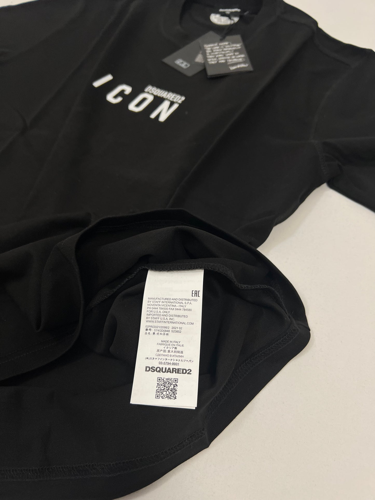 Dsquared2 ICON Crna Majica sa Minimalistic Logom