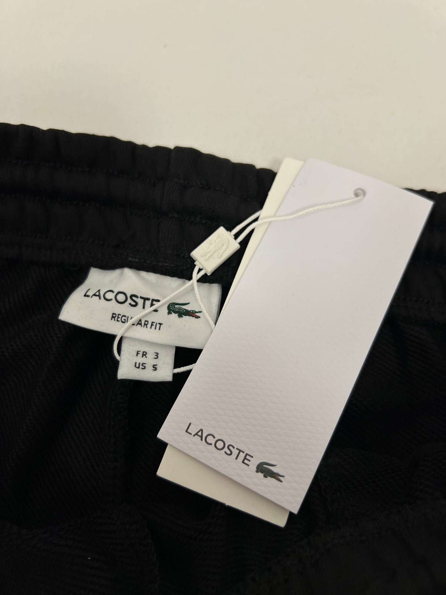 Lacoste Crni Komplet sa Minimalistic Logom