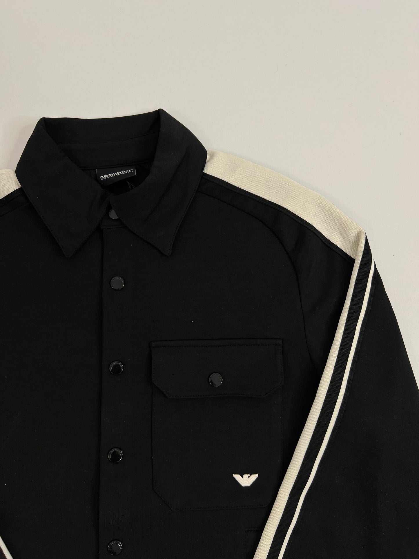 Emporio Armani EA7 Crna Sport-Elegant Košulja/Kaput