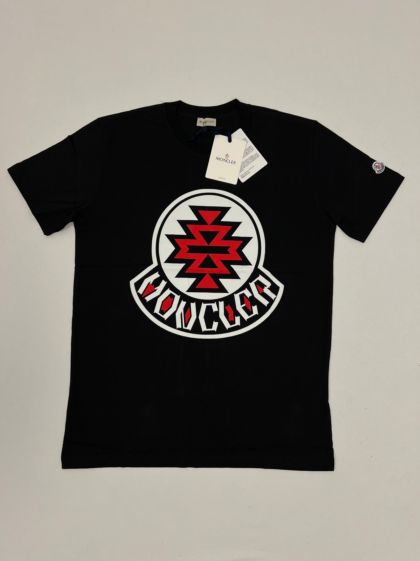 Moncler Crna Majica sa Velikim Logom i Znakom na Rukavu