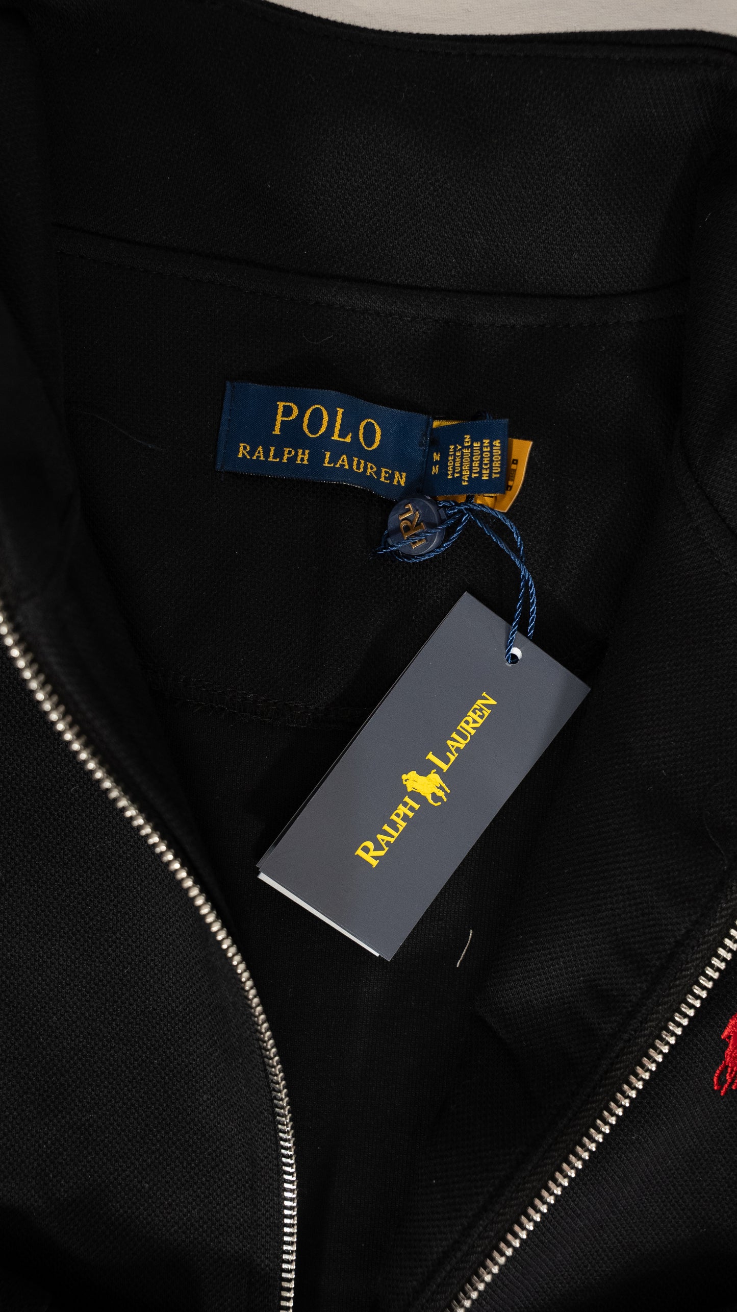Polo Ralph Lauren Crni Full-Zip Duks sa Minimalistic Logom