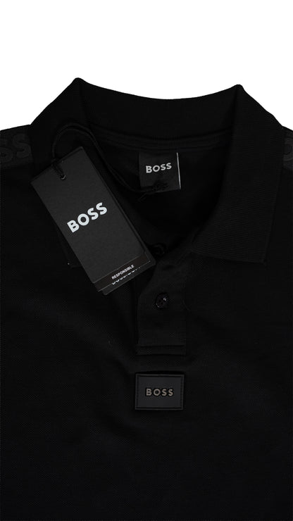 BOSS Crna Majica na Kragnu sa Textom na Rukavu