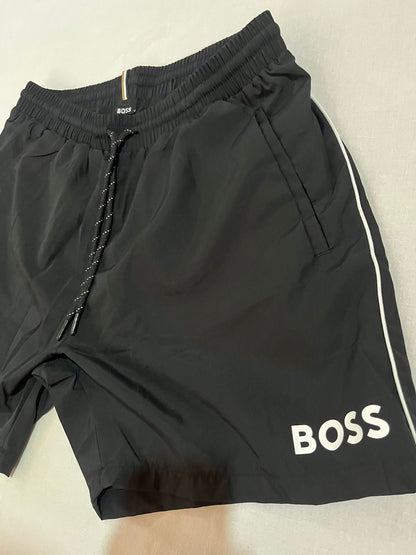 BOSS Crni Šorc za Kupanje sa Detaljima