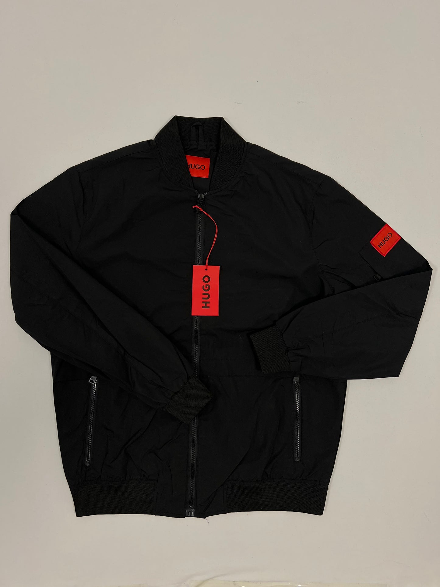 HUGO Crna Bomber Jakna sa Box Logom na Rukavu