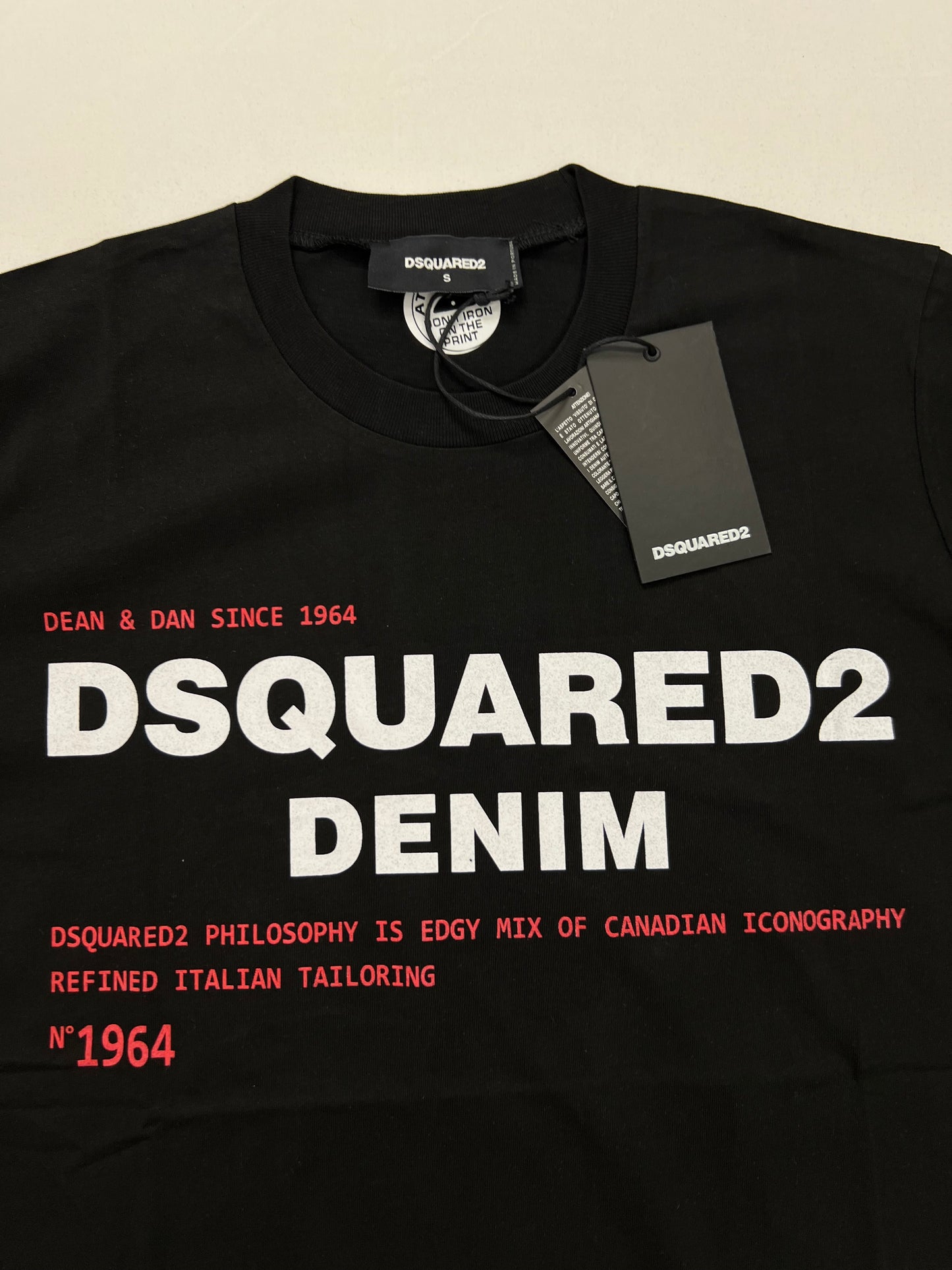 Dsquared2 Crna Majica sa Denim Printom