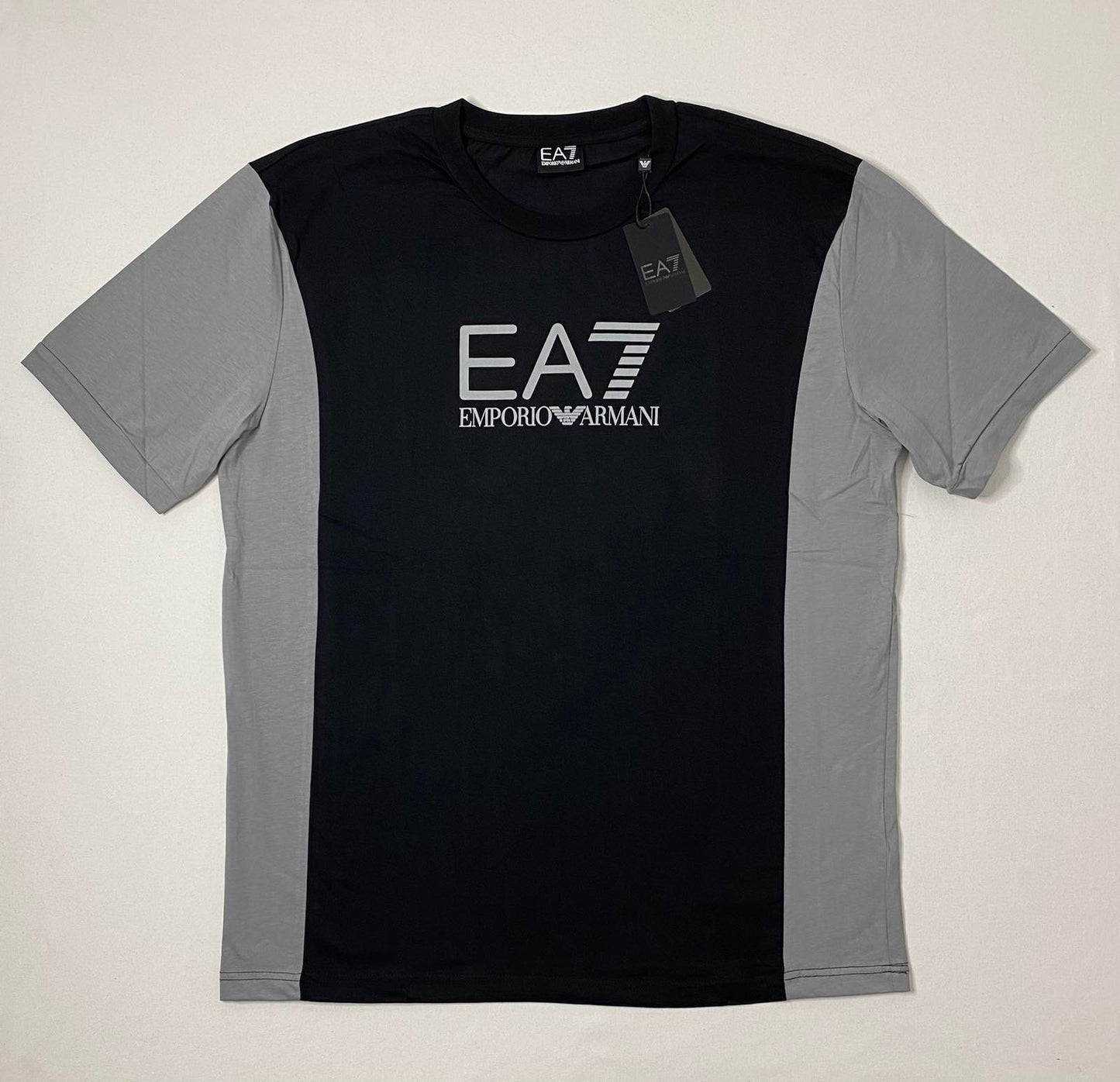 Emporio Armani EA7 Crna Majica sa Sivim Logom