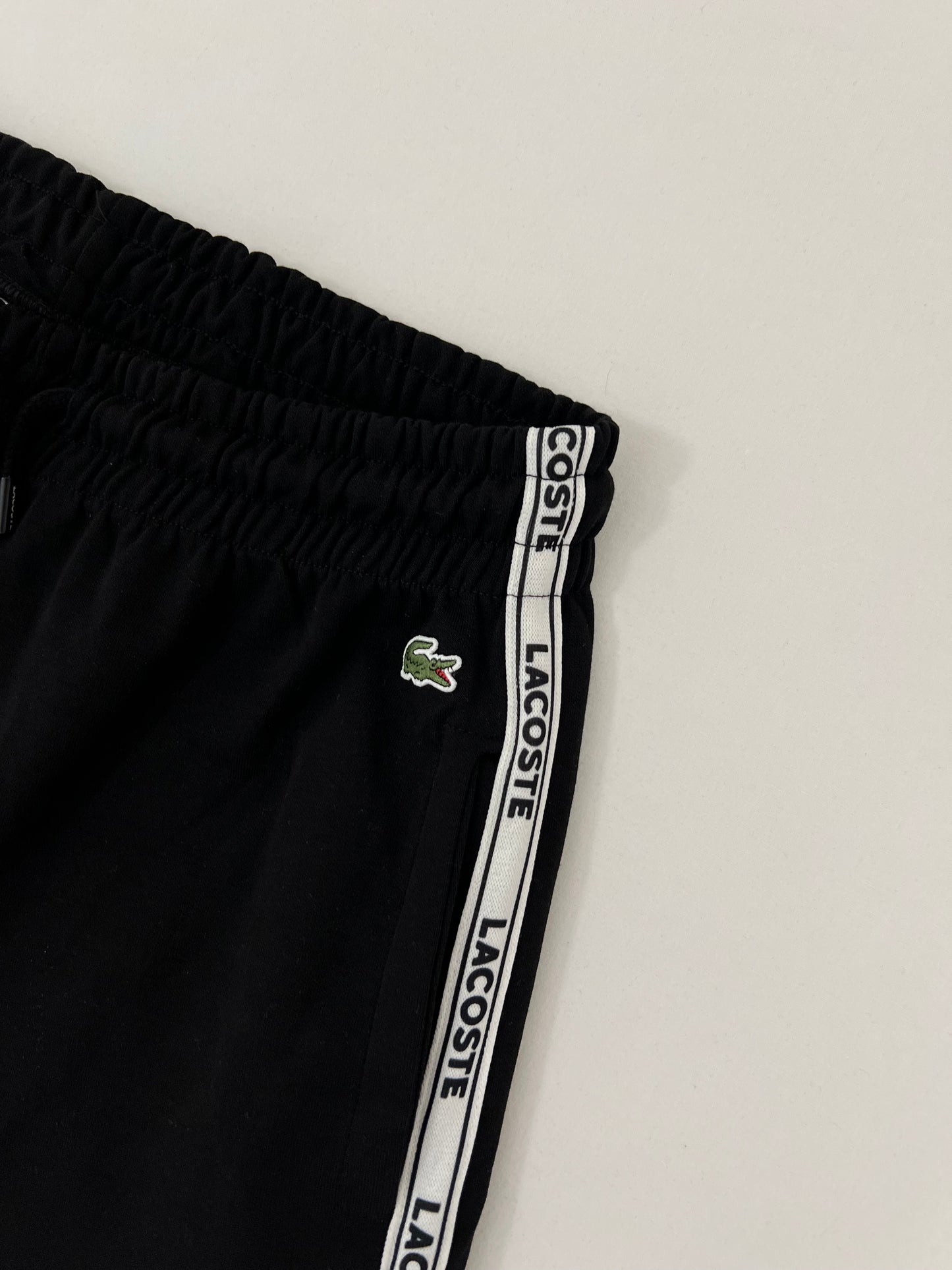 Lacoste Crni Šorc sa Text Logom
