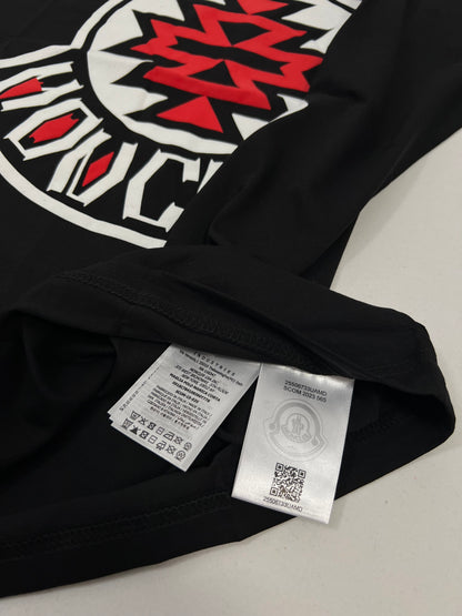 Moncler Crna Majica sa Velikim Logom i Znakom na Rukavu
