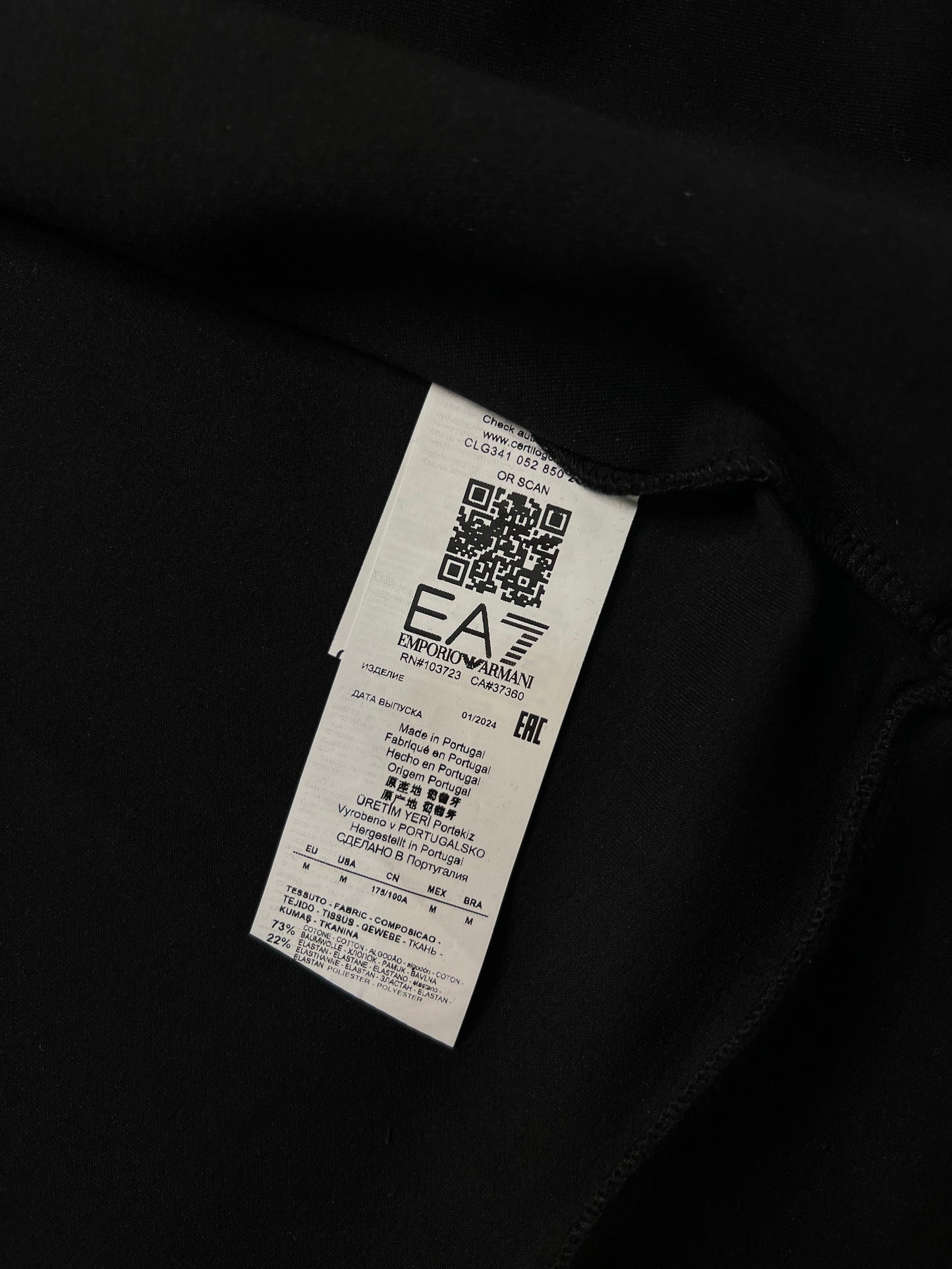 Emporio Armani EA7 Crni Duks sa Printom na Ramenima