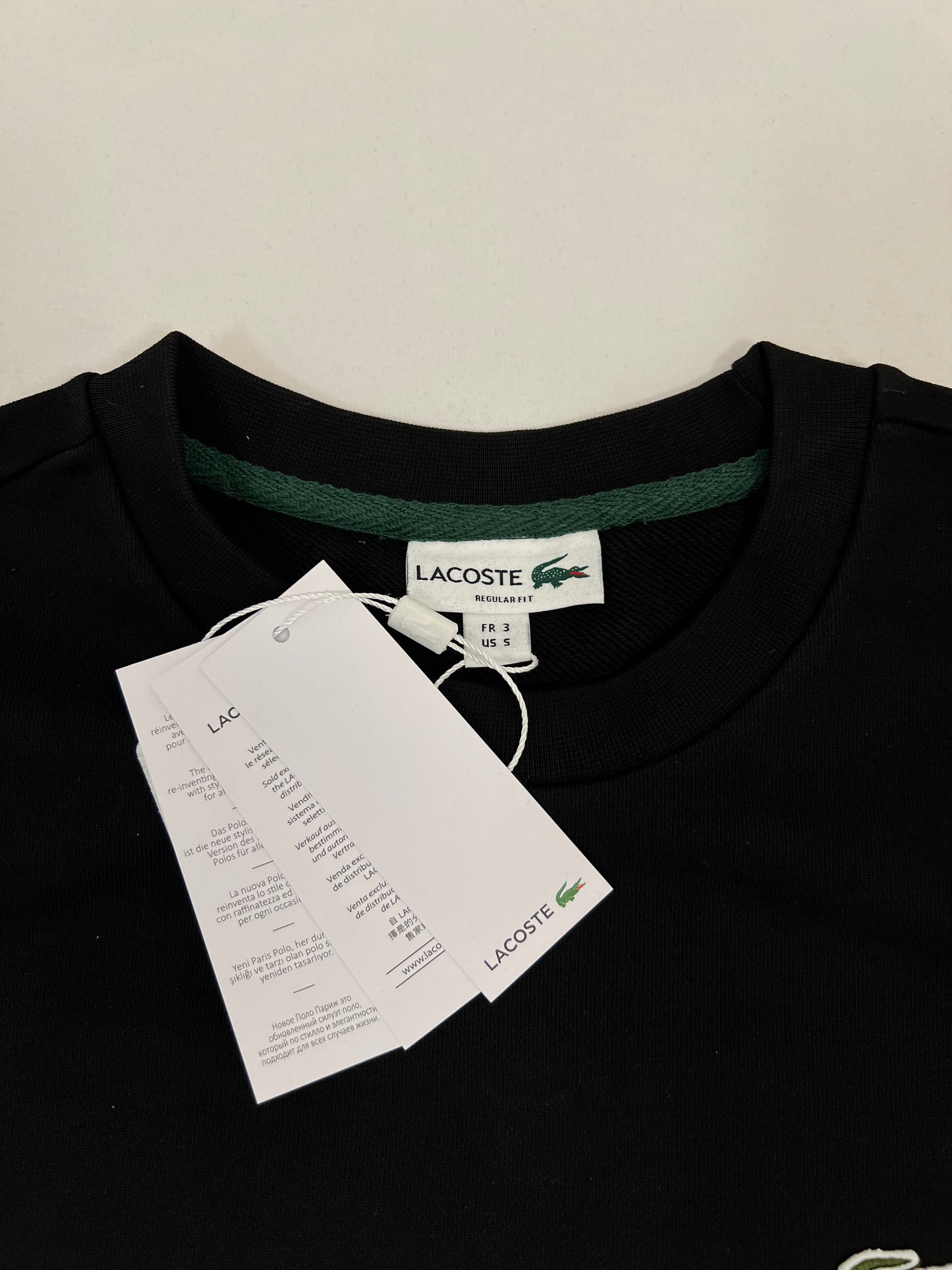 Lacoste Crni Komplet sa Minimalistic Logom