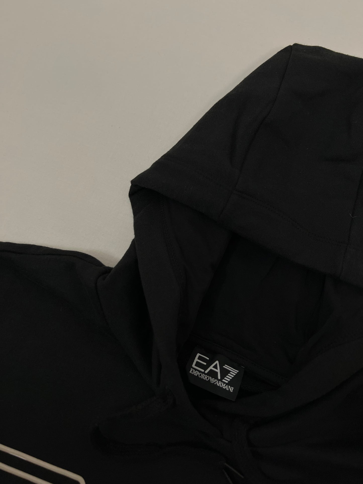 Emporio Armani EA7 Crni Duks sa Big Logom