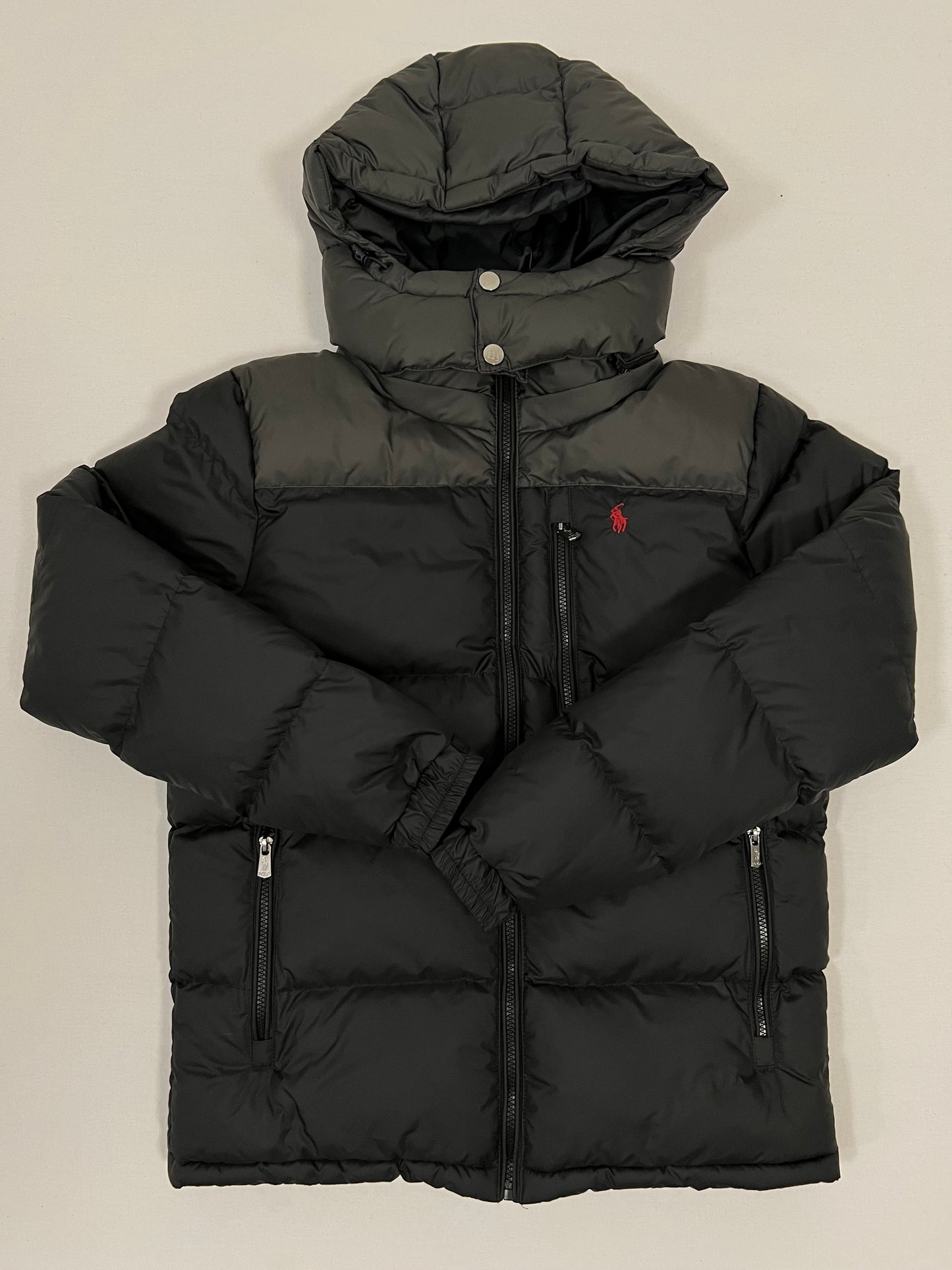 Polo Ralph Lauren Crna Jakna sa Minimalistic Logom