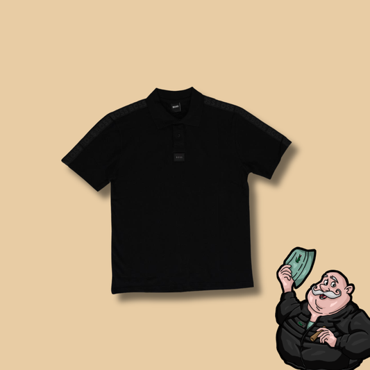 BOSS Crna Majica na Kragnu sa Textom na Rukavu