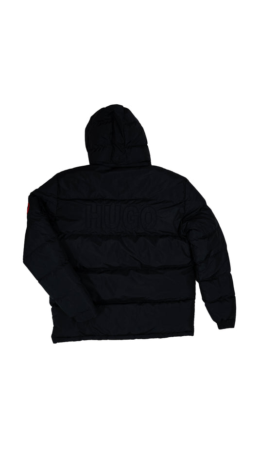 HUGO Crna Jakna sa Gumenim Znakom na Grudima i Ramenu